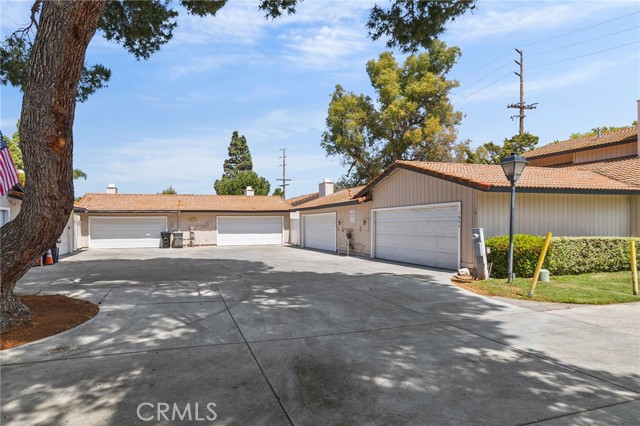 Detail Gallery Image 13 of 19 For 1043 Border Ave, Corona,  CA 92882 - 2 Beds | 2 Baths