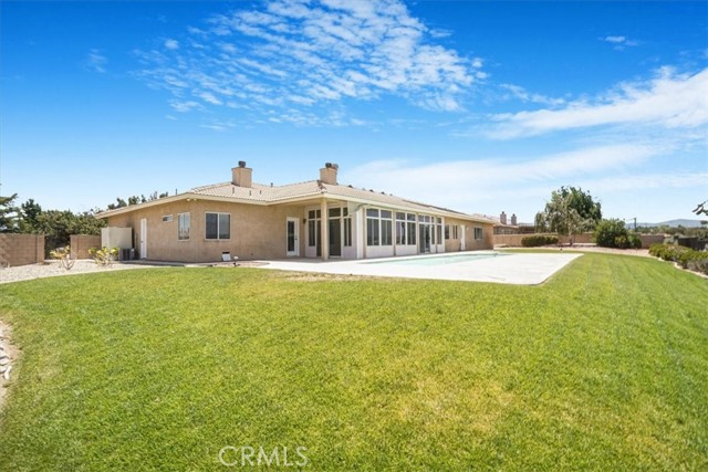 6940 Oak Vista Lane, Oak Hills CA: https://media.crmls.org/medias/8e4447e4-b21e-4a80-8aa1-4577086692c4.jpg