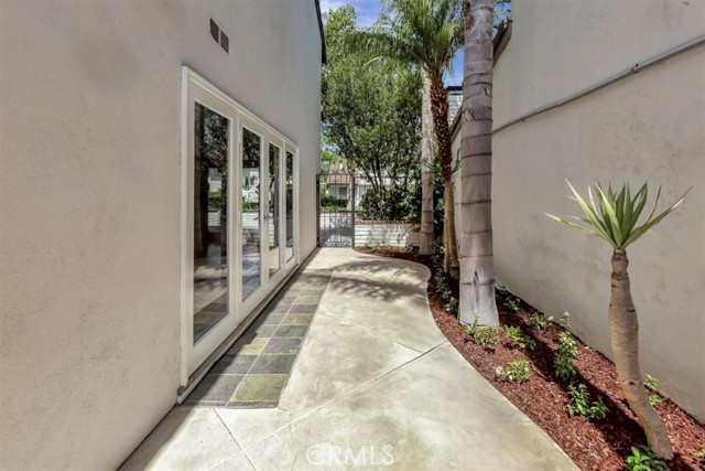 304 Vista Trucha, Newport Beach CA: https://media.crmls.org/medias/8e449f1e-6ffd-45d7-b3df-6458c37caf43.jpg