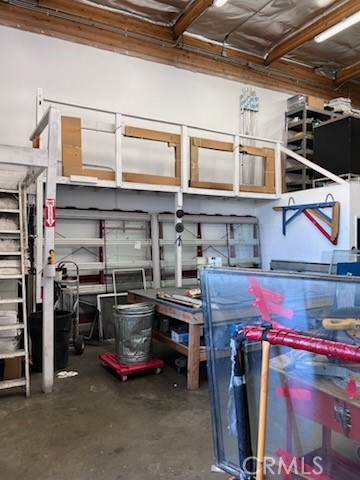39450 3rd E Street, Palmdale CA: https://media.crmls.org/medias/8e44bce5-f1d2-4057-b5f6-59e0ecc23838.jpg