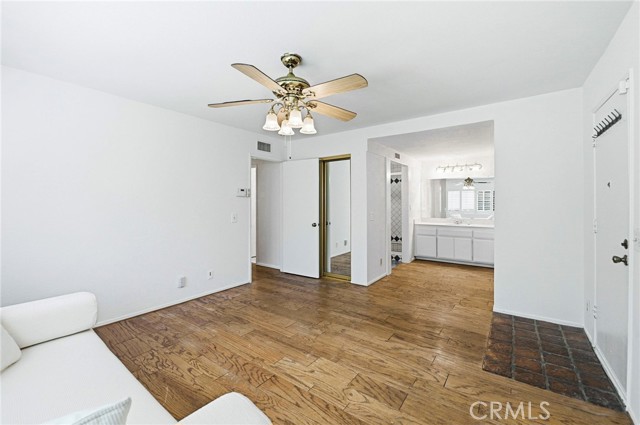 Detail Gallery Image 14 of 24 For 518 Blue Water, Fullerton,  CA 92831 - 2 Beds | 2 Baths