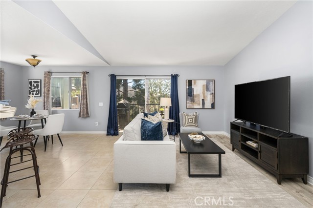 Detail Gallery Image 5 of 39 For 2564 Avenida Del #P201,  Corona,  CA 92882 - 2 Beds | 2 Baths