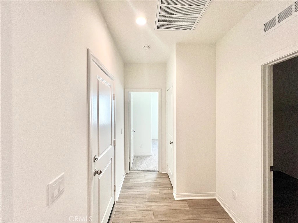https://media.crmls.org/medias/8e45db4f-ea76-4e07-95fa-d0bd4cc1476a.jpg?preset=X-Large