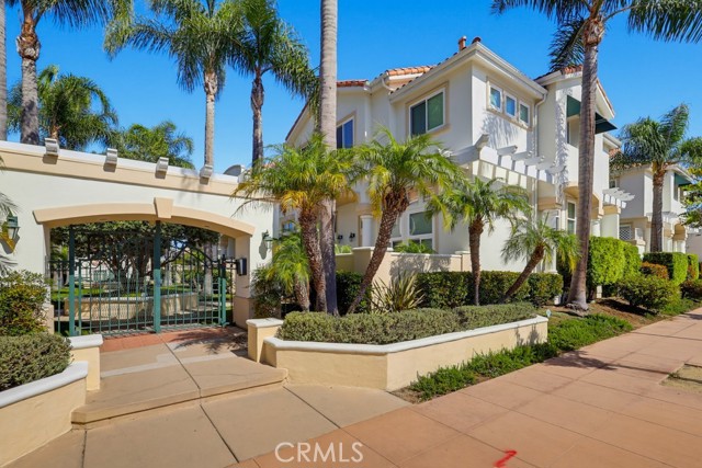1516 Cravens, 13