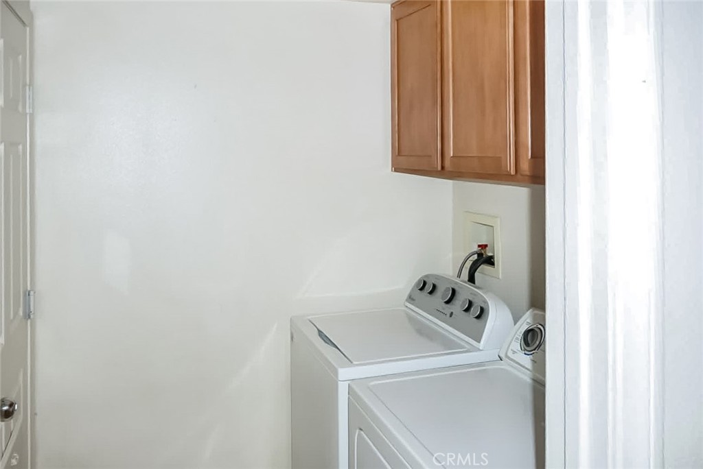 https://media.crmls.org/medias/8e4680a8-e37b-428a-b2ab-4ce0da733df0.jpg?preset=X-Large