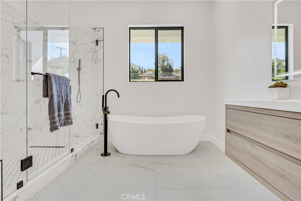 https://media.crmls.org/medias/8e469d4e-6267-483c-b17a-88509b15f025.jpg?preset=X-Large