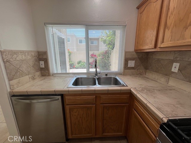 45 Golden Glen Street, Irvine CA: https://media.crmls.org/medias/8e46a6b1-8404-41db-aaec-5da894171cd6.jpg