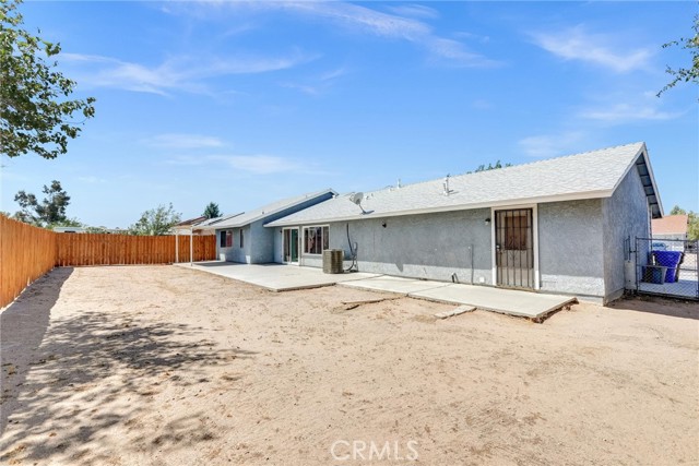 12677 Stage Coach Drive, Victorville CA: https://media.crmls.org/medias/8e46bf11-4046-4058-9e9b-ea326b5844e0.jpg