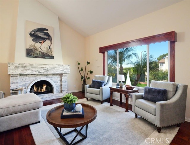 Detail Gallery Image 6 of 35 For 29422 Indian Valley Rd, Rolling Hills Estates,  CA 90275 - 4 Beds | 2/1 Baths