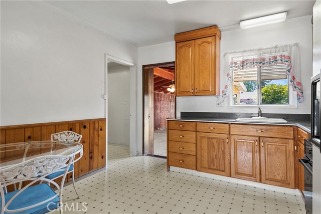 5223 Montair Avenue, Lakewood CA: https://media.crmls.org/medias/8e476853-29ad-42d9-8779-0f8f89229cda.jpg