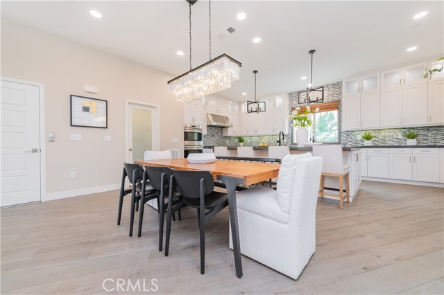111 Bosque, Irvine CA: https://media.crmls.org/medias/8e47e4a8-dd89-419e-9b69-6a11af068d0c.jpg