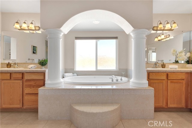 19410 Allegheny Court, Apple Valley CA: https://media.crmls.org/medias/8e480d7b-8140-425c-86db-9037bb9b8703.jpg
