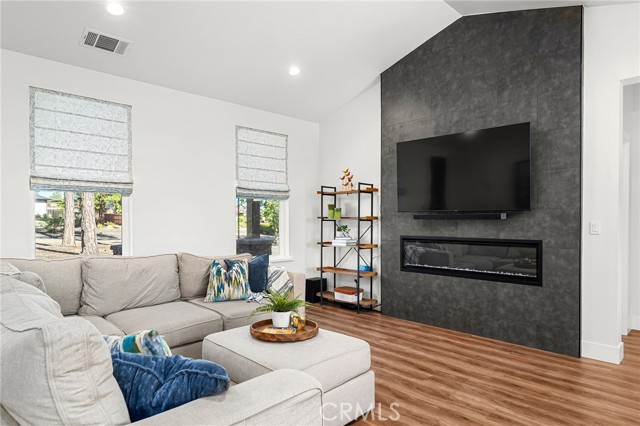 Detail Gallery Image 5 of 34 For 5755 Fickett Ln, Paradise,  CA 95969 - 3 Beds | 2 Baths