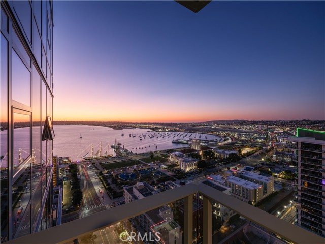 Detail Gallery Image 13 of 50 For 1388 Kettner Bld #2803,  San Diego,  CA 92101 - 2 Beds | 2 Baths