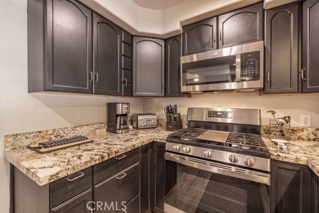 893 Silver Tip Drive, Big Bear CA: https://media.crmls.org/medias/8e49d376-3782-4d58-9d67-7437ecdad9ee.jpg