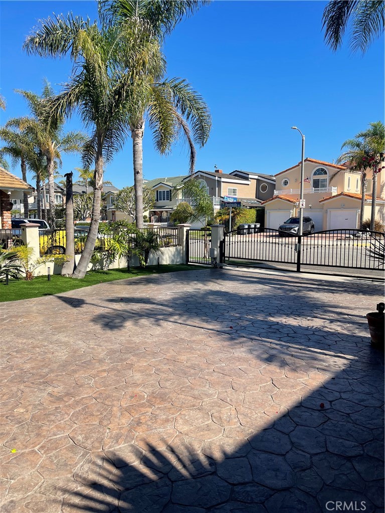 MLS #SR25243118 image #5