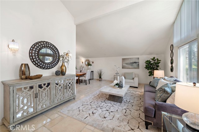 16148 Caribou Street, Fountain Valley CA: https://media.crmls.org/medias/8e4b2cb0-3af1-47b7-873d-a60c5fcb10dc.jpg