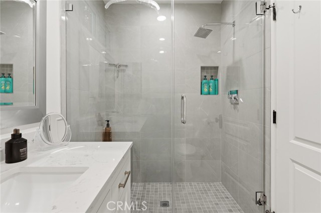 23365 Calvert Street photo 29