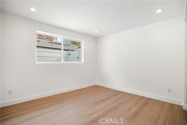 Detail Gallery Image 11 of 18 For 6937 Jellico Ave, Lake Balboa,  CA 91406 - 2 Beds | 2 Baths