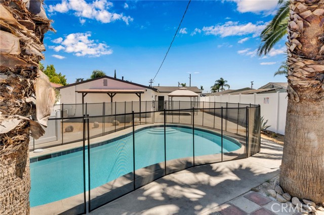 Detail Gallery Image 3 of 28 For 8606 Edwin St, Rancho Cucamonga,  CA 91730 - 4 Beds | 2 Baths