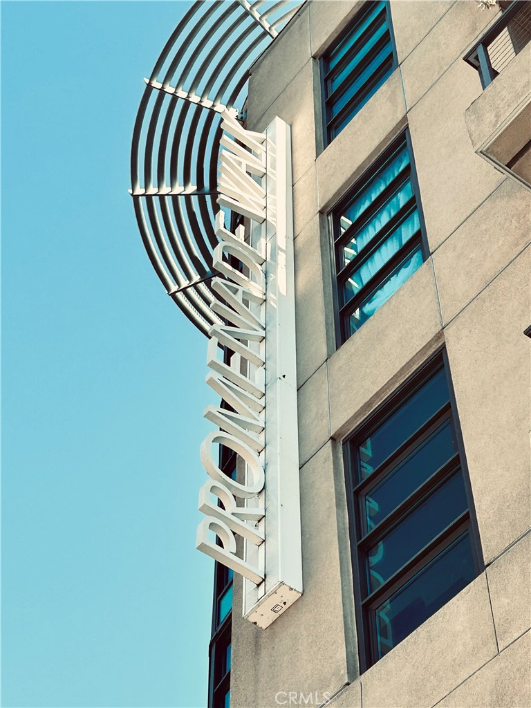 https://media.crmls.org/medias/8e4b9f27-2784-4b59-8a91-3af4ab6e4cc8.jpg?preset=X-Large