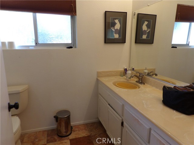 Detail Gallery Image 13 of 37 For 19140 Lahey #4,  Porter Ranch,  CA 91326 - 2 Beds | 2/1 Baths