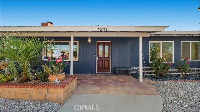 Detail Gallery Image 2 of 19 For 14331 Osage Rd, Apple Valley,  CA 92307 - 3 Beds | 2 Baths