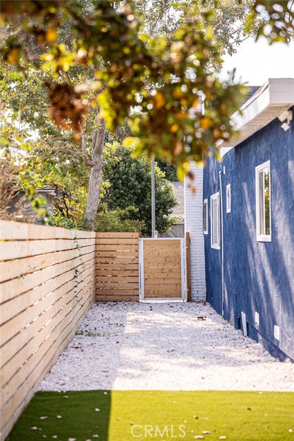 Detail Gallery Image 34 of 36 For 3566 S Gramercy Pl, Los Angeles,  CA 90018 - 3 Beds | 2 Baths