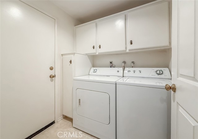 5700 Tanner Ridge Avenue, Westlake Village CA: https://media.crmls.org/medias/8e4e6293-c44e-43d7-b7ad-95074b2c030f.jpg