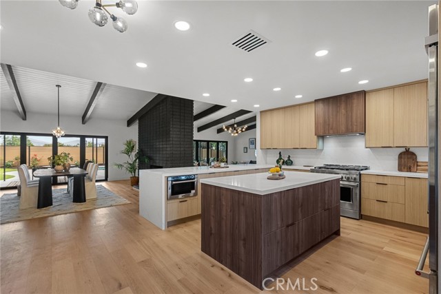 24201 Caris Street, Woodland Hills CA: https://media.crmls.org/medias/8e4f81ff-42b2-4950-8f38-8614b9e74290.jpg