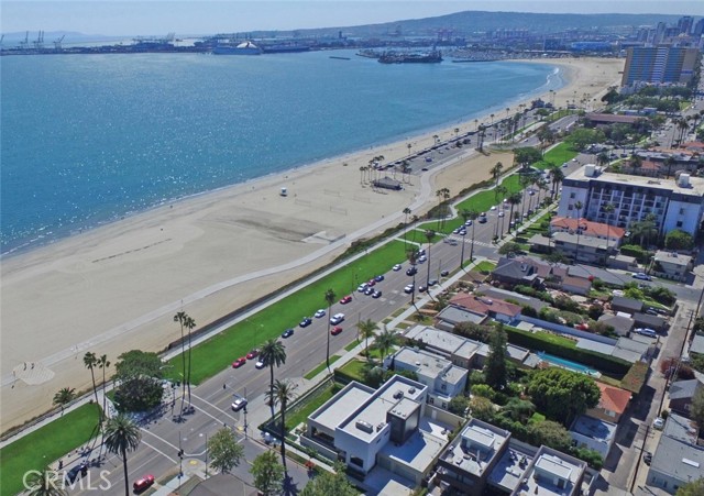 Detail Gallery Image 7 of 7 For 2767 E Ocean, Long Beach,  CA 90803 - 5 Beds | 4 Baths