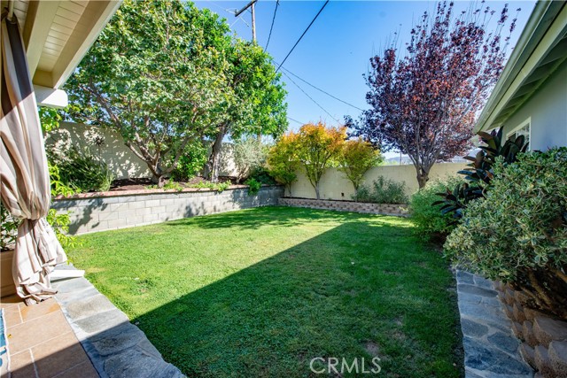 1546 Deodora Street photo 23