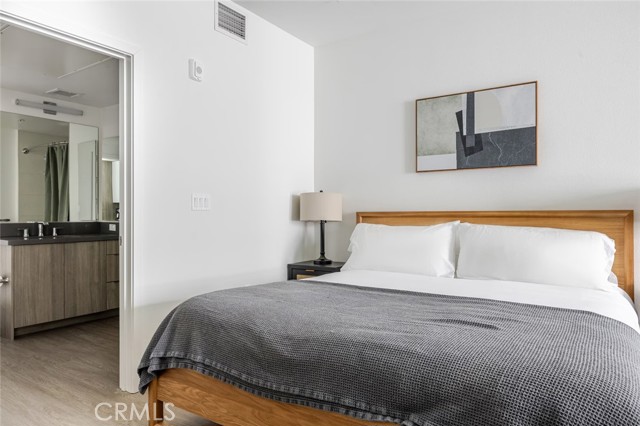 511 S Harbor, San Pedro CA: https://media.crmls.org/medias/8e518e07-614f-4c99-a68f-a7d91094364c.jpg