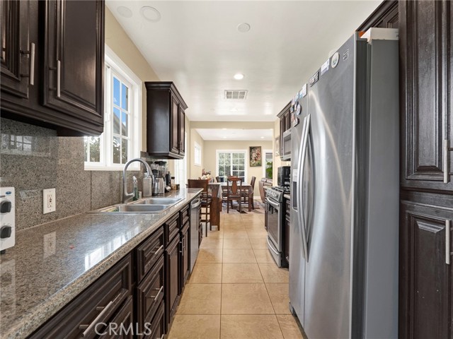 Detail Gallery Image 7 of 23 For 5310 Nestle Ave, Tarzana,  CA 91356 - 3 Beds | 2 Baths