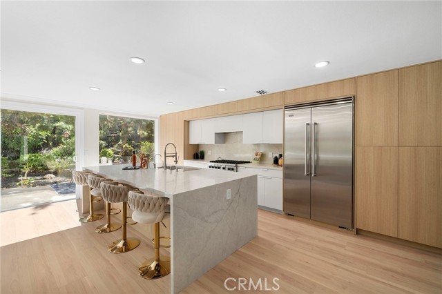 24641 Paige Circle, Laguna Hills CA: https://media.crmls.org/medias/8e52a142-ed72-43d5-8ce3-d2d384e63ae4.jpg