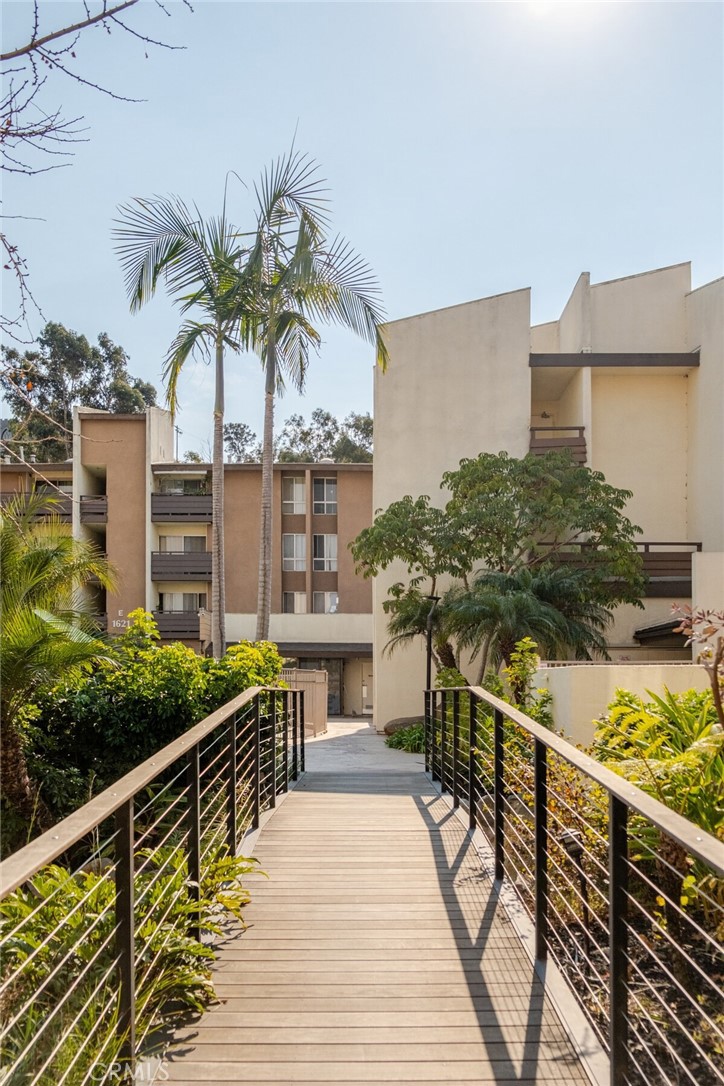 1621 Hotel Circle - photo 19