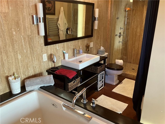 5327 Marina Pacifica N Drive, Long Beach CA: https://media.crmls.org/medias/8e533d89-fb75-4ca7-b6e8-7a6585518308.jpg