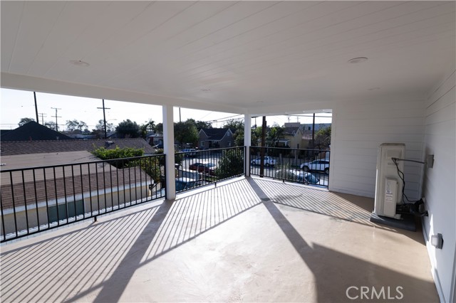 Detail Gallery Image 7 of 21 For 211 N Hathaway a,  Santa Ana,  CA 92703 - 3 Beds | 2/1 Baths
