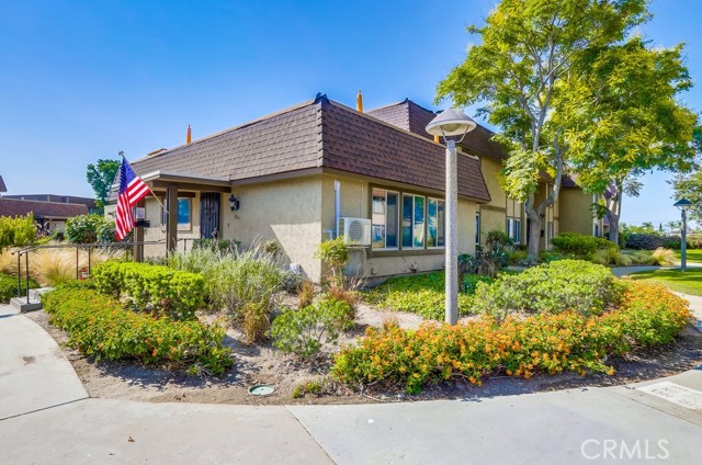 8661 Windsor Circle, La Palma CA: https://media.crmls.org/medias/8e53f289-eafd-458e-b694-4a956c4a795d.jpg