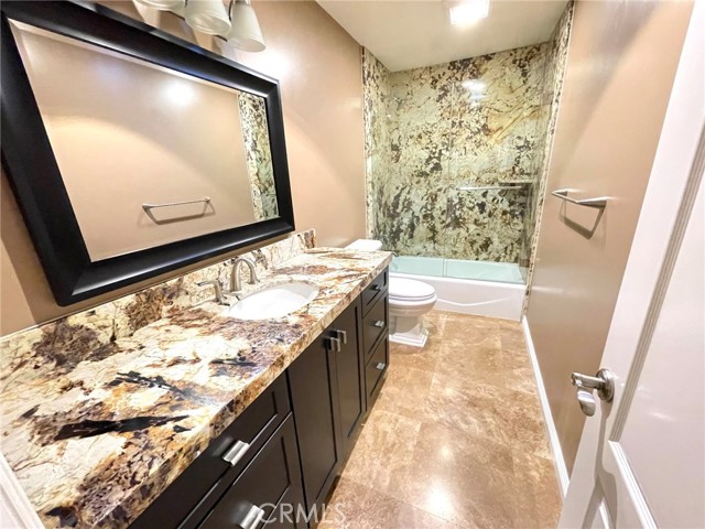 Detail Gallery Image 15 of 29 For 21292 Seaforth Ln, Huntington Beach,  CA 92646 - 3 Beds | 3/1 Baths