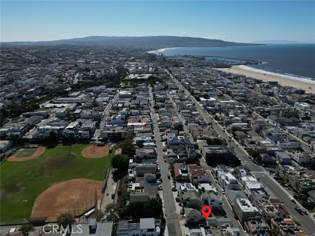 Detail Gallery Image 5 of 34 For 1035 Loma Dr, Hermosa Beach,  CA 90254 - – Beds | – Baths