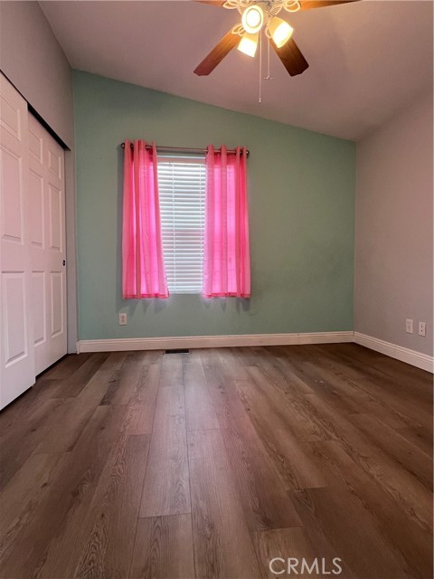 9080 Bloomfield Avenue, Cypress CA: https://media.crmls.org/medias/8e566bf4-3653-4cf0-a7f0-f4fb412aad70.jpg