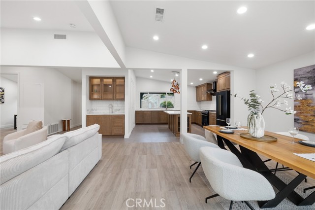 Detail Gallery Image 8 of 61 For 11410 Reseda Bld, Porter Ranch,  CA 91326 - 4 Beds | 3/1 Baths
