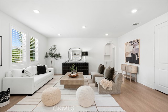 220 Tank, Irvine CA: https://media.crmls.org/medias/8e576e6e-7cc8-4601-bfce-ee9cf699a0f0.jpg