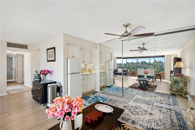 Detail Gallery Image 23 of 61 For 24055 Paseo Del Lago #602,  Laguna Woods,  CA 92637 - 2 Beds | 2 Baths