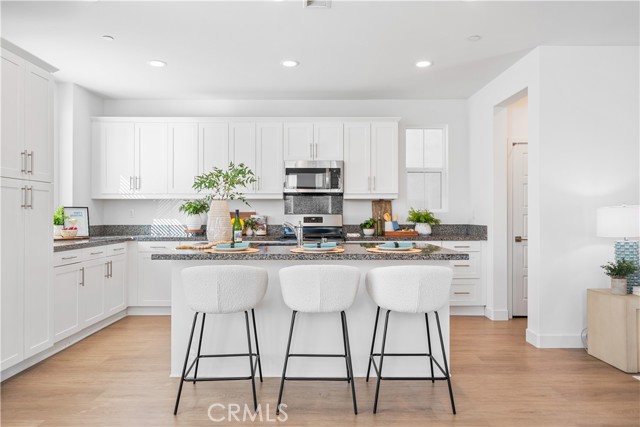 Detail Gallery Image 14 of 49 For 11016 Getaway Dr, Rancho Cucamonga,  CA 91730 - 3 Beds | 2/1 Baths