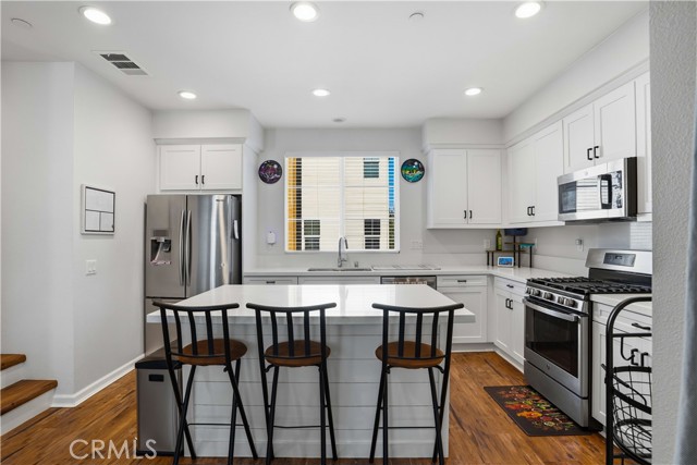 Detail Gallery Image 11 of 48 For 609 Savi #101,  Corona,  CA 92878 - 4 Beds | 2/2 Baths