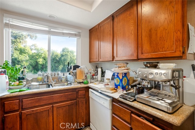 36 Greenmoor, Irvine CA: https://media.crmls.org/medias/8e584e48-6ad1-4b37-be33-d884c3036670.jpg