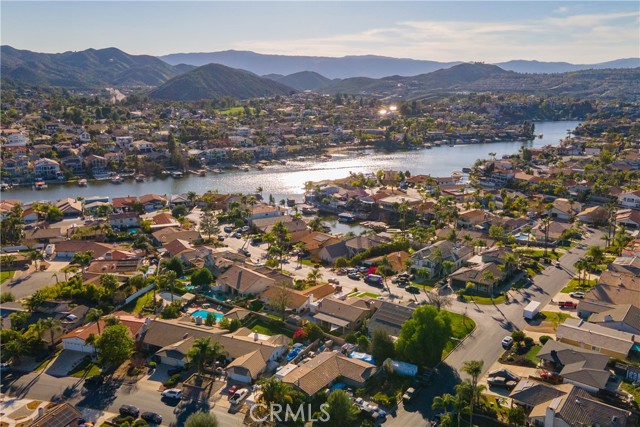 Detail Gallery Image 12 of 58 For 30205 Channel Way, Canyon Lake,  CA 92587 - 3 Beds | 2 Baths