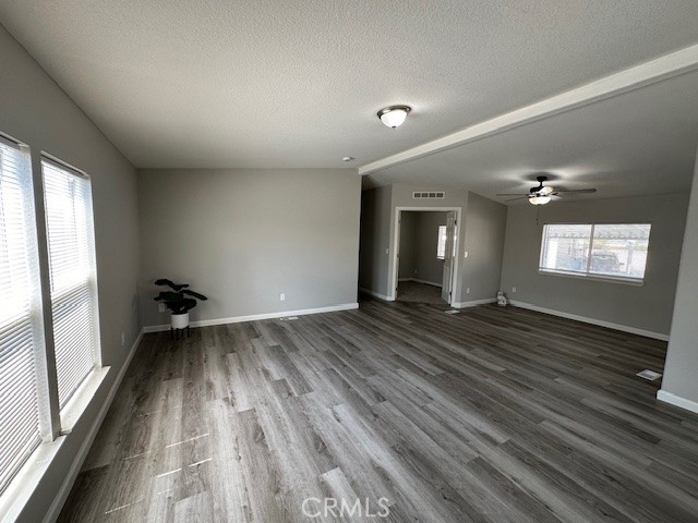 Detail Gallery Image 4 of 17 For 880 N. Lake Street #67,  Hemet,  CA 92544 - 2 Beds | 2 Baths